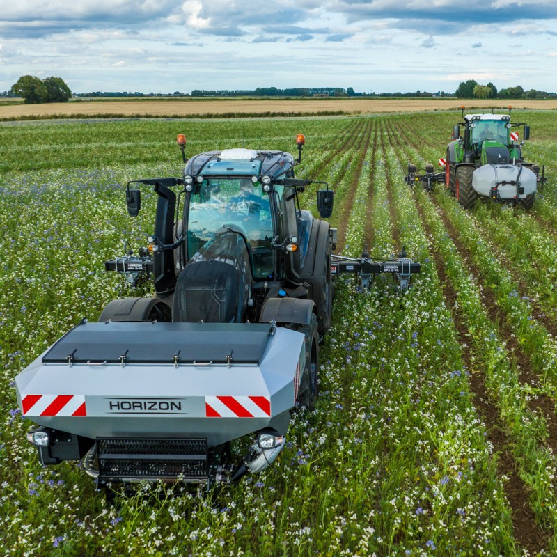 20230830-fendt-valtra-2-1699001630CWD9Q.jpg