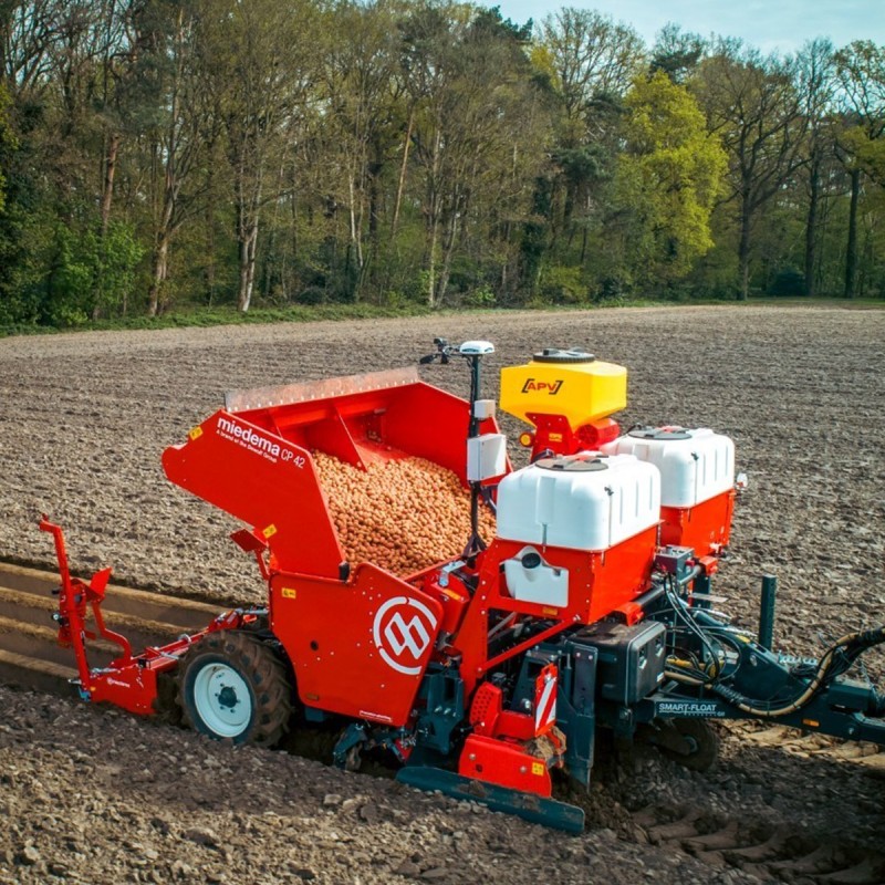 MIEDEMA-CP-pOTATO-CUP-PLANTERS_0018_Dewulf---2023---CP42Gent-25-BW-(Groot)_1080x1080.jpg