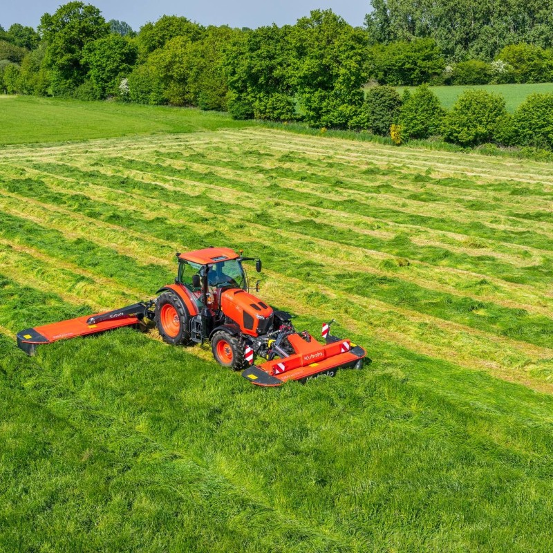 M6001_Utility_mower_grass_side.jpg