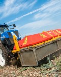 New-Holland-T-210-+-Samon-(Uien-rooien,-Roost,-30-08-2015)-(31-van-60).jpg
