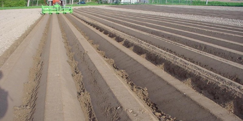 Soil-blocker-Baselier.jpg