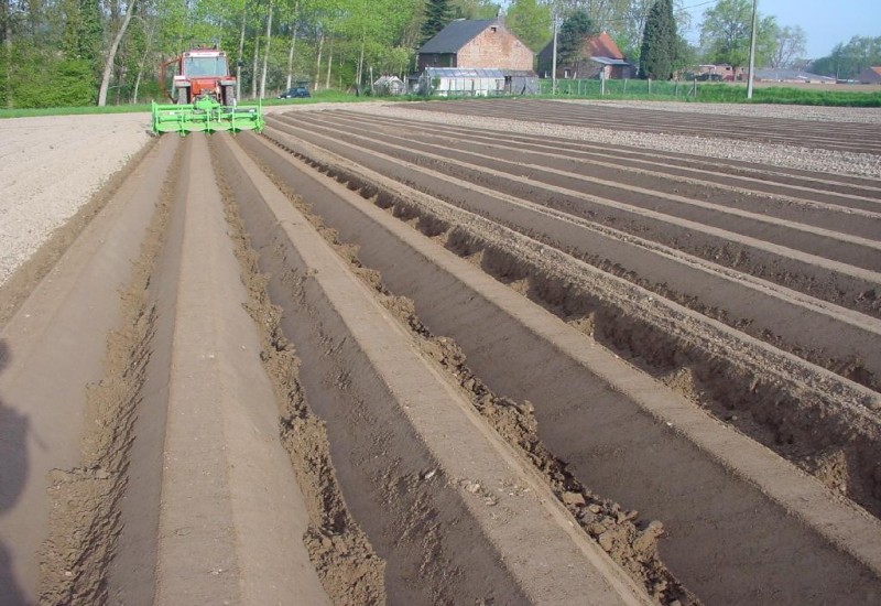 Soil-blocker-Baselier.jpg
