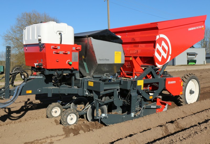 In-furrow-fertilizing-and-spraying-Miedema-Structural.jpg